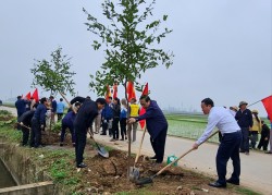 Hội Nông dân tỉnh Nghệ An trồng 100 cây xanh tại lễ phát động "Tết trồng cây đời đời nhớ ơn Bác" Xuân Quý Mão 2023