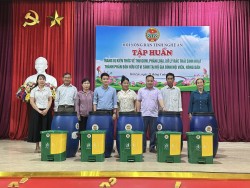 Nâng cao kiến thức thu gom, phân loại và xử lý rác thải sinh hoạt thành phân bón hữu cơ vi sinh cho hội viên nông dân