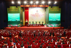 Khai mạc phiên thứ nhất Đại hội đại biểu toàn quốc Hội Nông dân Việt Nam lần thứ IX: Gần 600 đại biểu chính thức về dự
