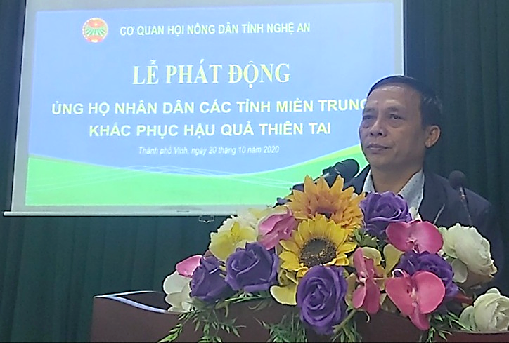 Đồng chí Nguyễn Quang Tùng - Chủ tịch Hội Nông dân tỉnh phát động ủng hộ đồng bào miền Trung