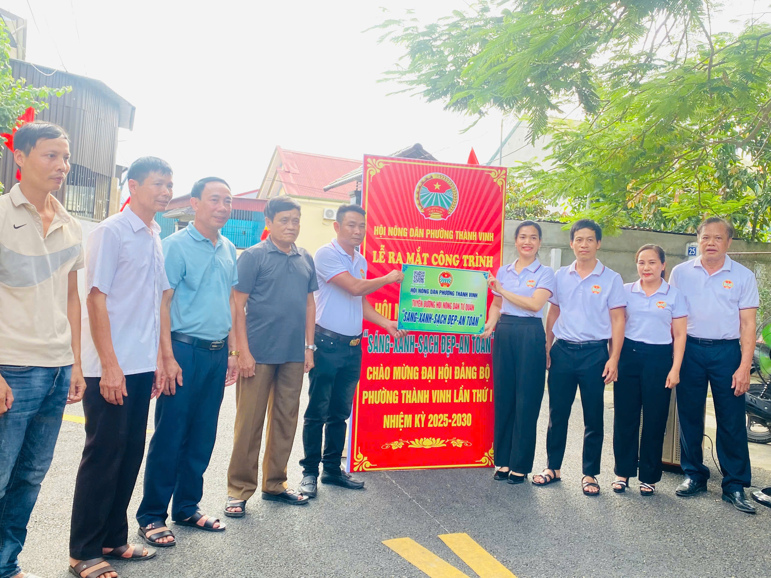 hoi nong dan phuong thanh vinh ra mat cong trinh tuyen duong hoi nong dan tu quan sang xanh xanh sach dep an toan