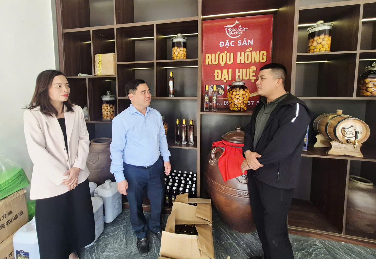 gen h ruou hong dai hue