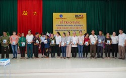 Bảo hiểm xã hội Nghệ An, Ngân hàng BIDV tặng sổ bảo hiểm xã hội, thẻ bảo hiểm y tế cho người nghèo