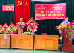 Thanh Chương: Khai giảng lớp học nghề kỹ thuật trồng cây ăn quả