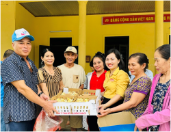 Chi hội trưởng Hội Nông dân - Tổ trưởng tổ tiết kiệm và vay vốn tận tuỵ, trách nhiệm