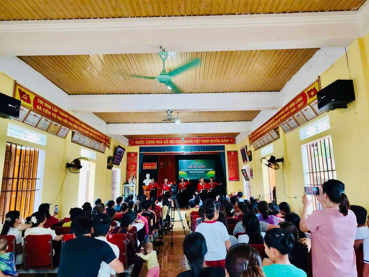 quang canh le ra mat